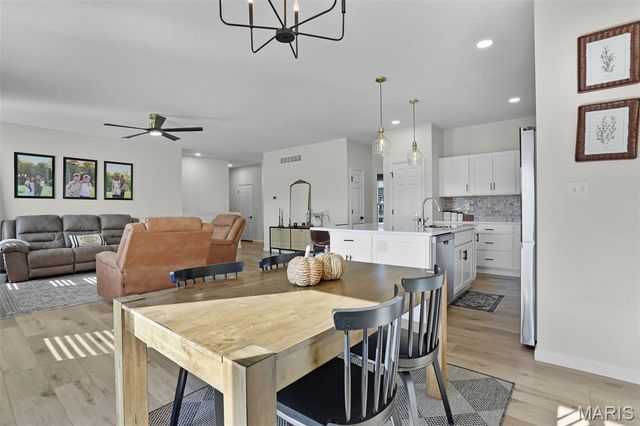 2301 Peyton's Place, Washington, MO 63090