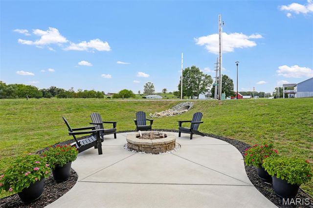 2301 Peyton's Place, Washington, MO 63090