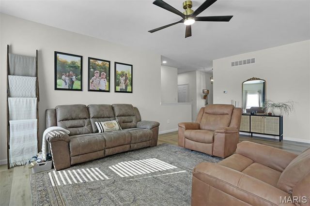 2301 Peyton's Place, Washington, MO 63090
