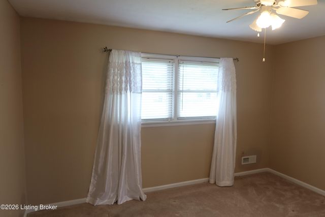 3503 Fernheather Dr, Louisville, KY 40216