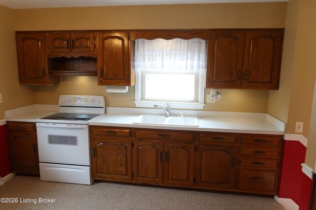 3503 Fernheather Dr, Louisville, KY 40216