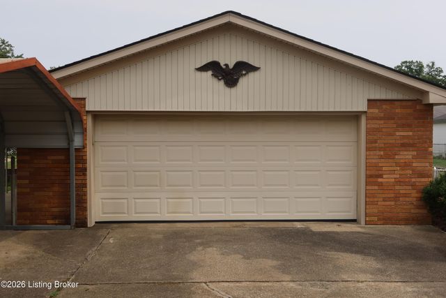 3503 Fernheather Dr, Louisville, KY 40216