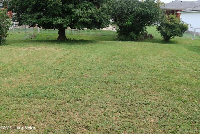 3503 Fernheather Dr, Louisville, KY 40216