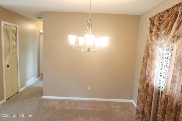3503 Fernheather Dr, Louisville, KY 40216