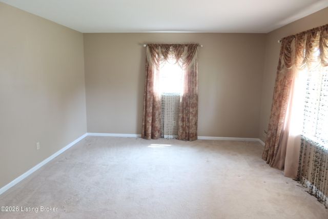 3503 Fernheather Dr, Louisville, KY 40216