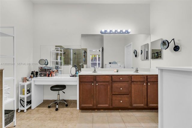 17064 SW 90th Way, Miami, FL 33196