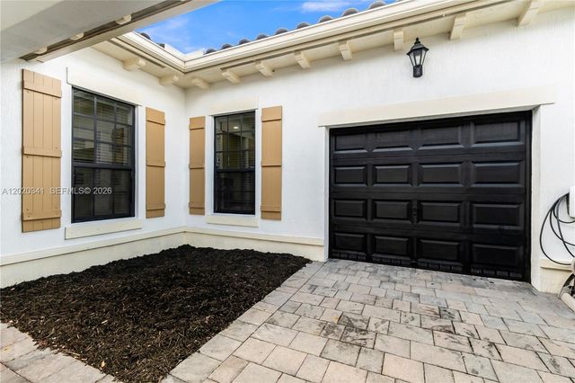 17064 SW 90th Way, Miami, FL 33196