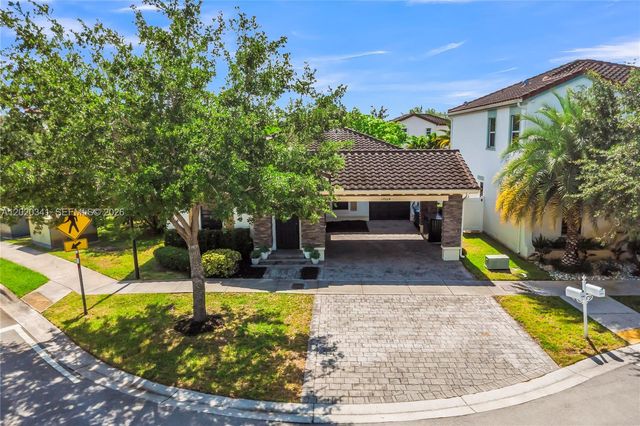 17064 SW 90th Way, Miami, FL 33196