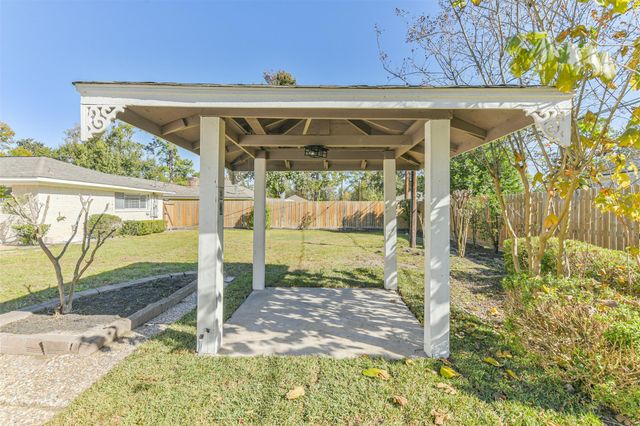 422 Dover Lane, Spring, TX 77373