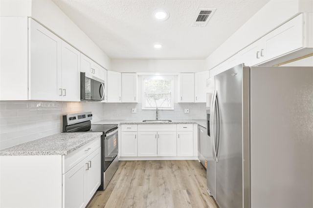 422 Dover Lane, Spring, TX 77373