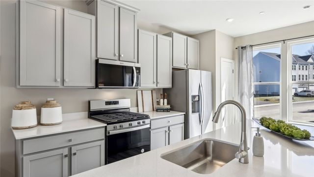 751 Olivia St, Collier Twp, PA 15205
