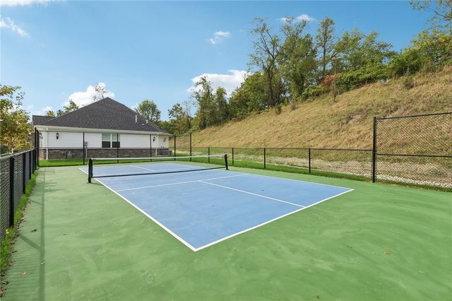 751 Olivia St, Collier Twp, PA 15205