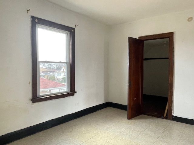 9958 S La Salle Street, Chicago, IL 60628
