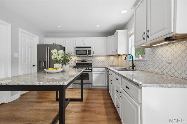 9318 Kenneth Place, St Louis, MO 63132