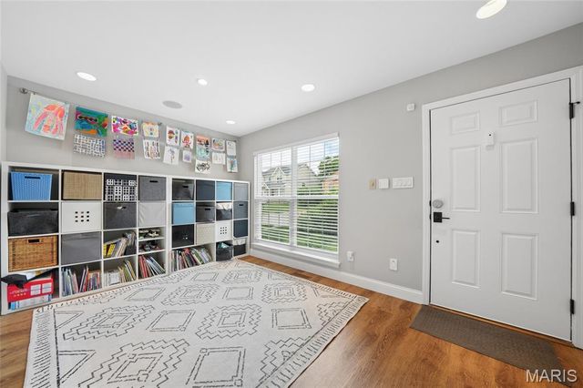 9318 Kenneth Place, St Louis, MO 63132