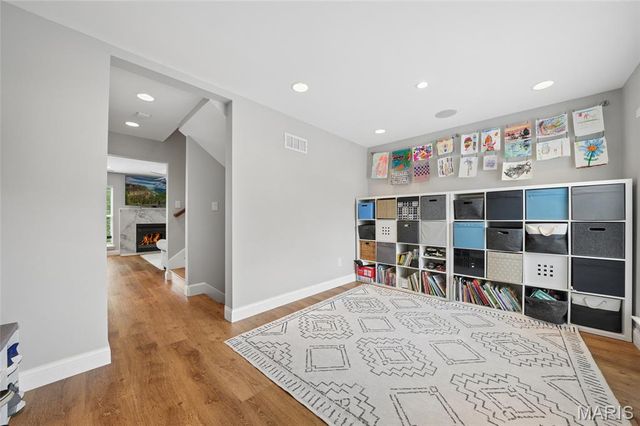 9318 Kenneth Place, St Louis, MO 63132