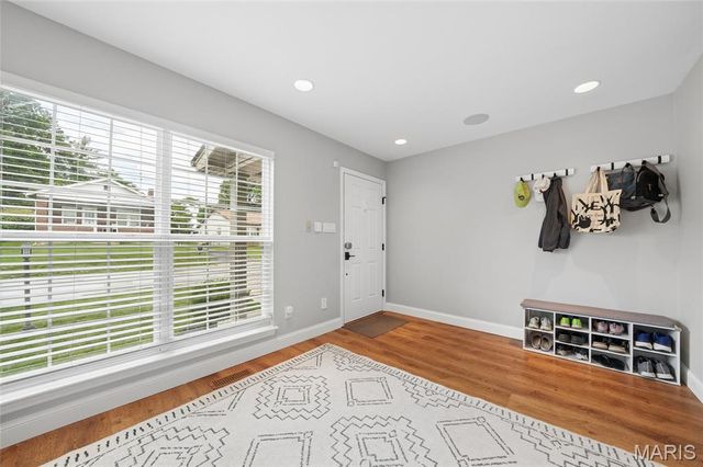9318 Kenneth Place, St Louis, MO 63132