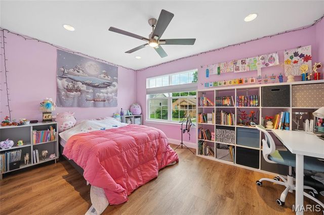 9318 Kenneth Place, St Louis, MO 63132