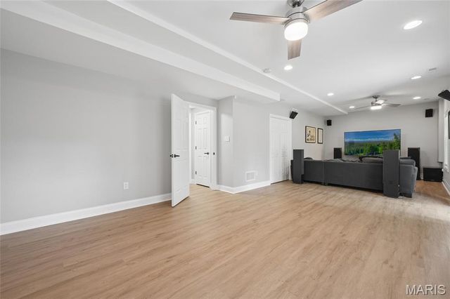 9318 Kenneth Place, St Louis, MO 63132