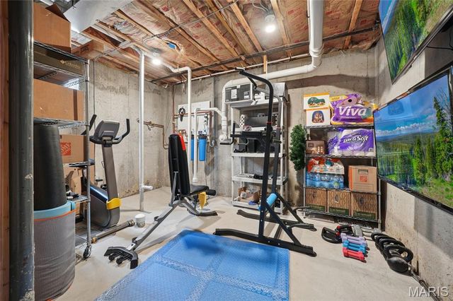 9318 Kenneth Place, St Louis, MO 63132