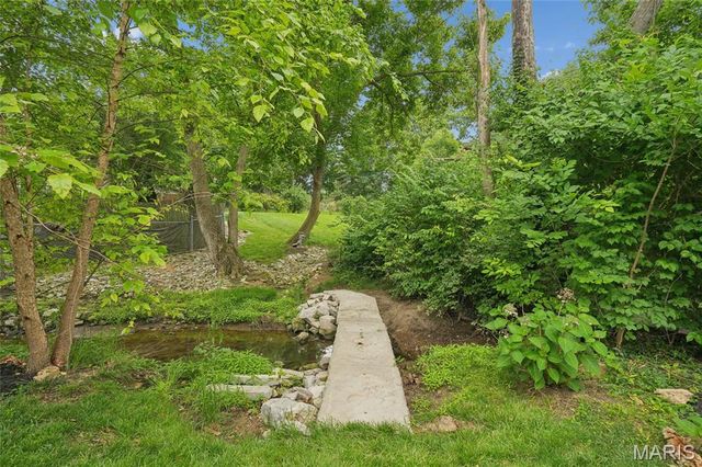 9318 Kenneth Place, St Louis, MO 63132