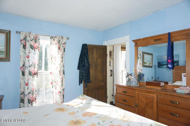 416 W Wheeler St, Rockwood, TN 37854