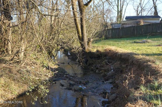 416 W Wheeler St, Rockwood, TN 37854