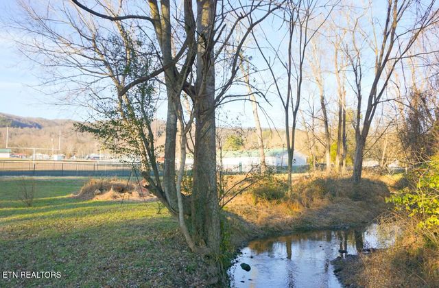 416 W Wheeler St, Rockwood, TN 37854