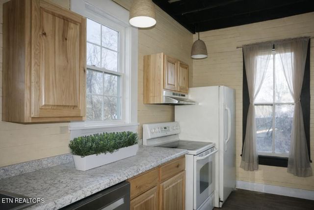 416 W Wheeler St, Rockwood, TN 37854