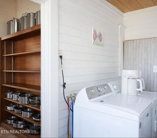 416 W Wheeler St, Rockwood, TN 37854