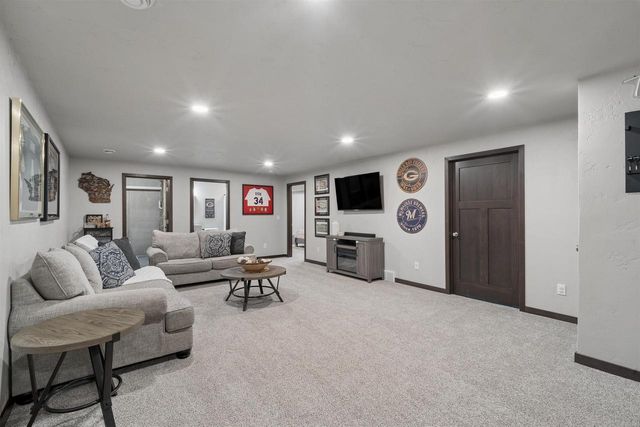 2406 HENDRICKS AVENUE, Kaukauna, WI 54130