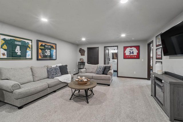 2406 HENDRICKS AVENUE, Kaukauna, WI 54130
