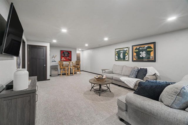 2406 HENDRICKS AVENUE, Kaukauna, WI 54130