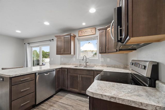 2406 HENDRICKS AVENUE, Kaukauna, WI 54130