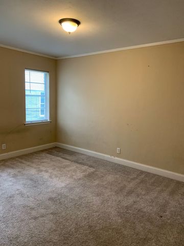 913 W Northgate Drive, Irving, TX 75062