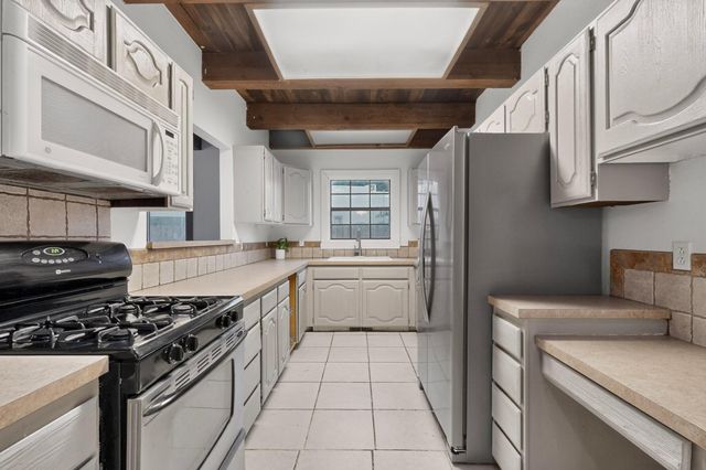 3300 La Mancha Drive NW, Albuquerque, NM 87104