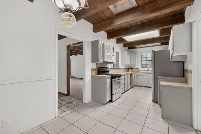 3300 La Mancha Drive NW, Albuquerque, NM 87104