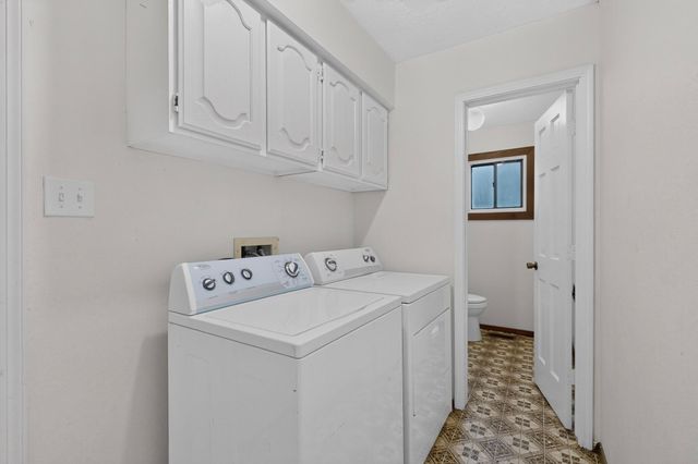 3300 La Mancha Drive NW, Albuquerque, NM 87104