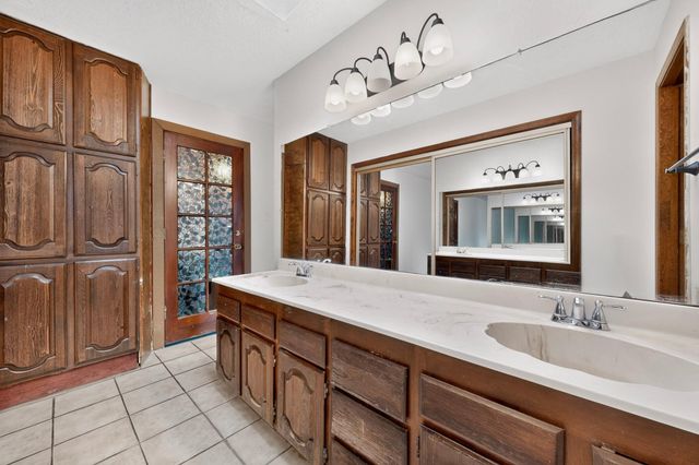 3300 La Mancha Drive NW, Albuquerque, NM 87104