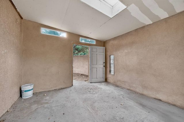 3300 La Mancha Drive NW, Albuquerque, NM 87104
