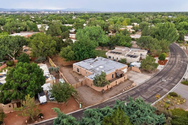 3300 La Mancha Drive NW, Albuquerque, NM 87104