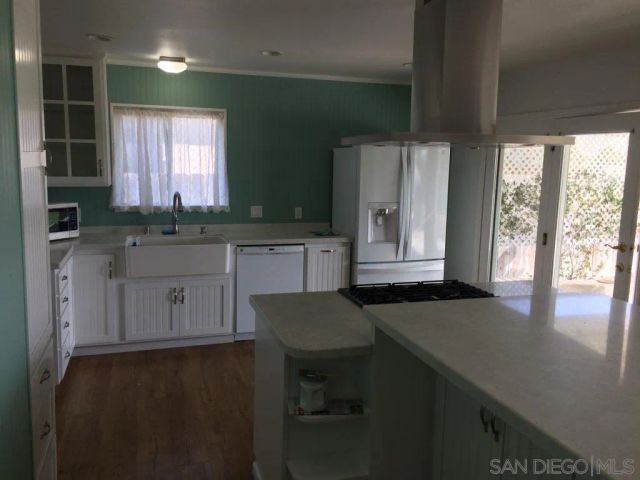 8025 Laird Street, La Mesa, CA 91942