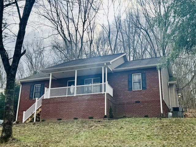 120 Skyview Dr, Carthage, TN 37030