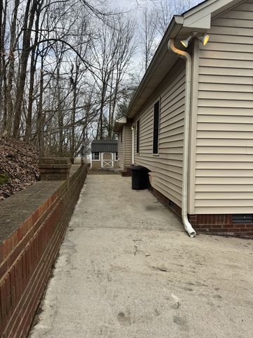 120 Skyview Dr, Carthage, TN 37030