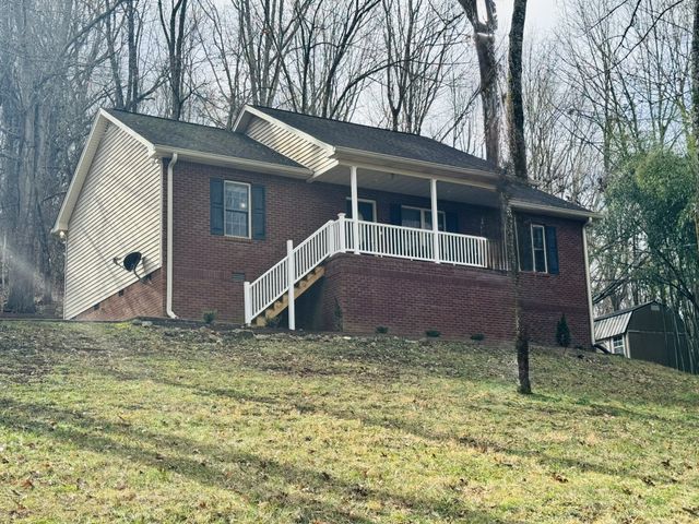 120 Skyview Dr, Carthage, TN 37030