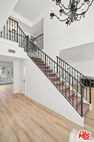 22777 Brenford Street, Woodland Hills (los Angeles), CA 91364