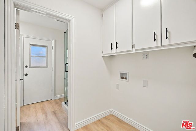 22777 Brenford Street, Woodland Hills (los Angeles), CA 91364