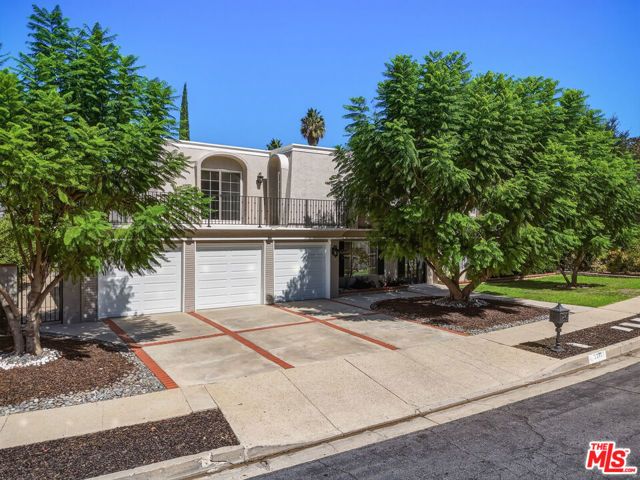 22777 Brenford Street, Woodland Hills (los Angeles), CA 91364