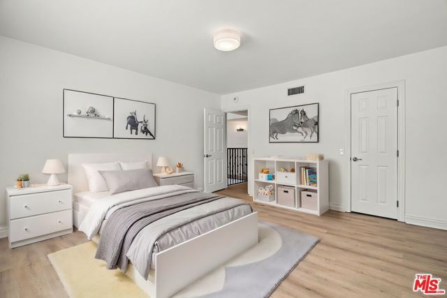 22777 Brenford Street, Woodland Hills (los Angeles), CA 91364