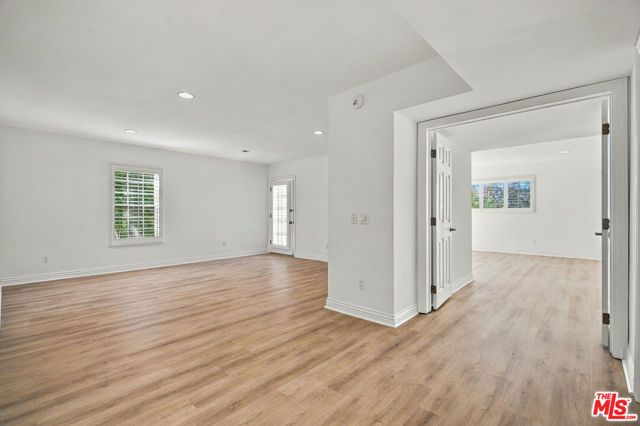 22777 Brenford Street, Woodland Hills (los Angeles), CA 91364